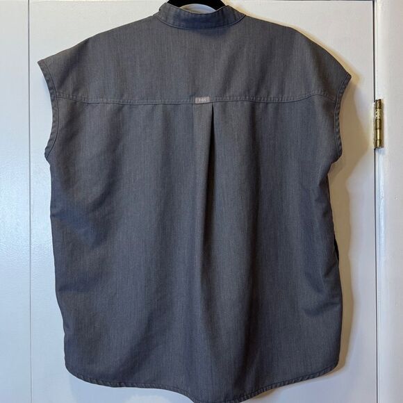 FIGS Rafaela Oversized Scrub Top Graphite Gray Women’s Size Medium - Picture 7 of 11